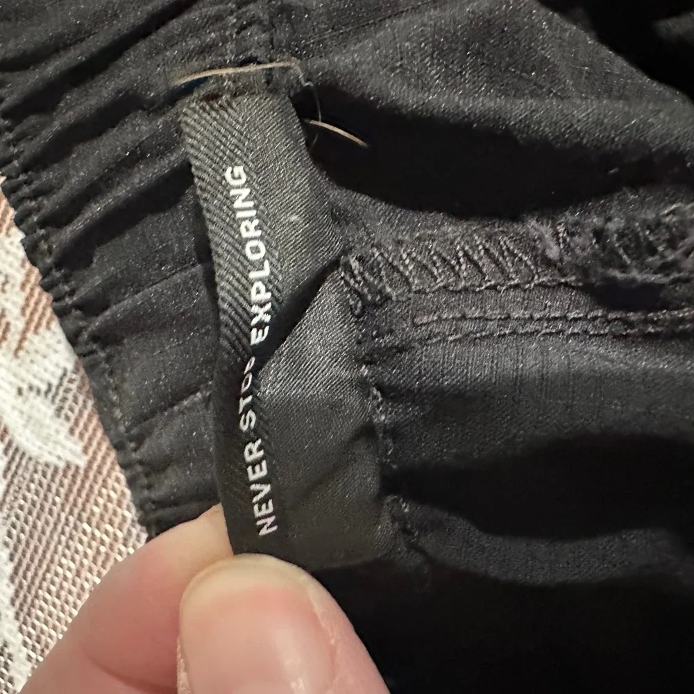 The North Face Black Athletic Shorts Women's Size‎ Small Mesh Pocket Drawstring